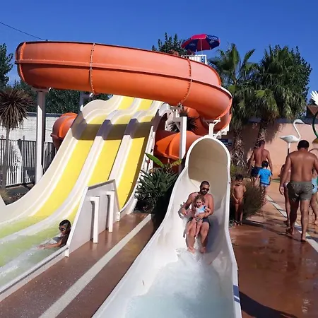 A Avec Piscine Partagee