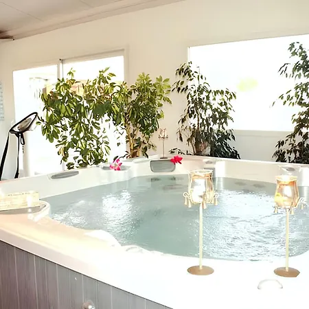 A Avec Piscine Partagee Holiday home